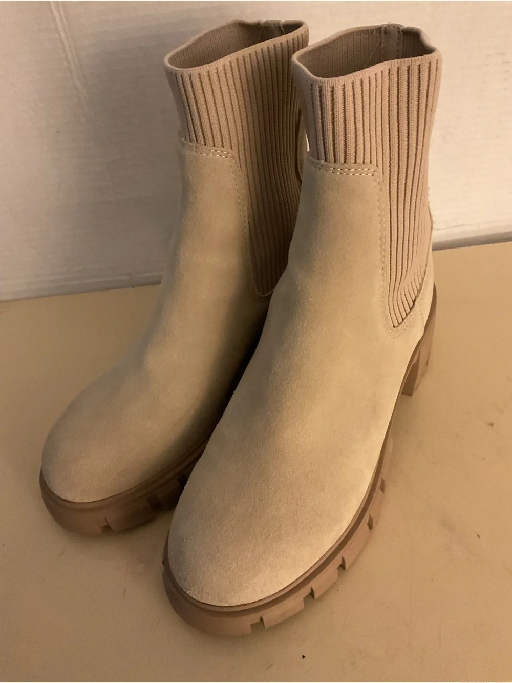 Steve Madden women  Beige Suede Sock Chelsea Platform Boots US 7.5